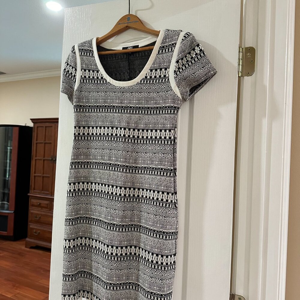 Dress - Picture 2 of 2